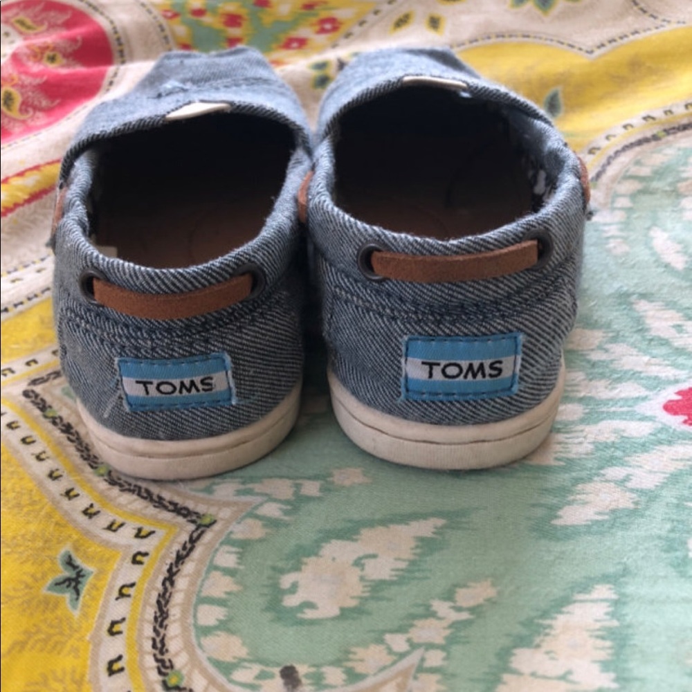 TOMS - Picture 2 of 2